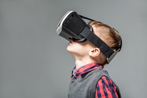 Cuidado con regalar gafas de realidad virtual a los niños