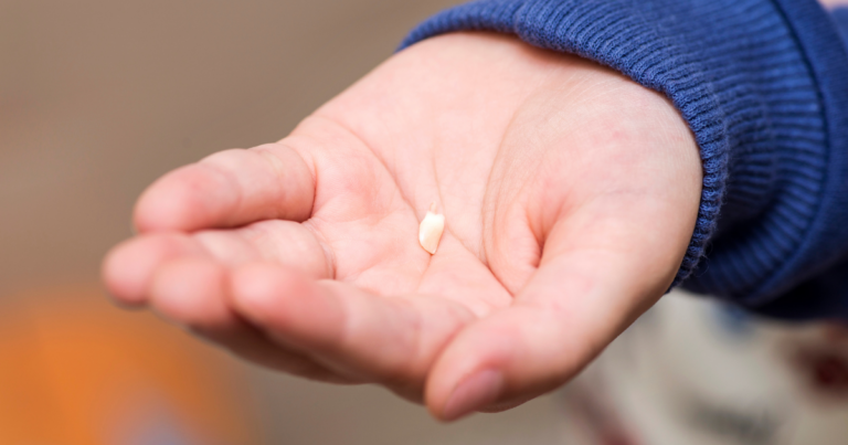 ¿Qué significa soñar que se te caen los dientes?