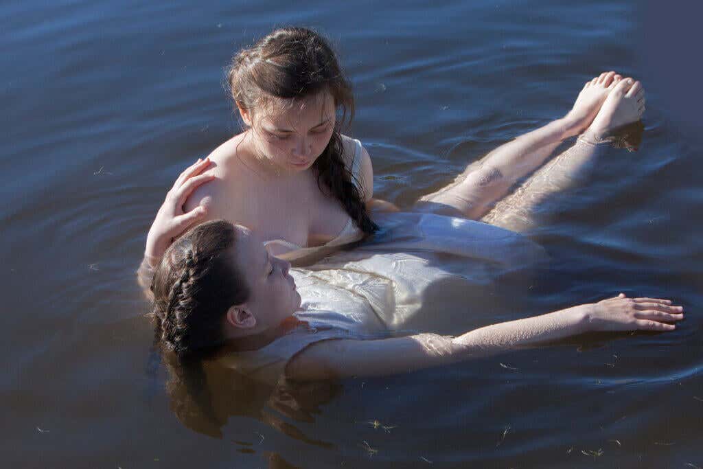 meninas na água