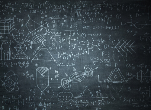 Pizarra con problemas matemáticos