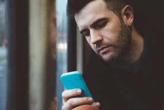 Comportamiento en redes sociales, masculinidad tóxica y depresión