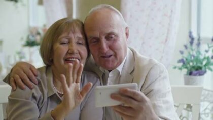 Abuelos, volveremos a abrazarnos (vínculos en la distancia)