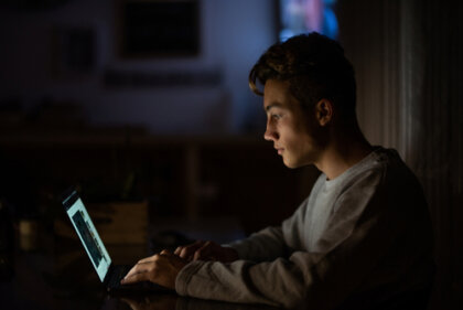 El riesgo de que la pornografía sustituya a la educación sexual
