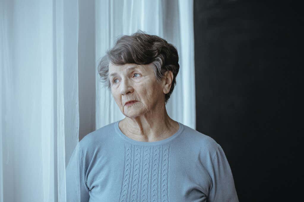 Mujer con alzhéimer