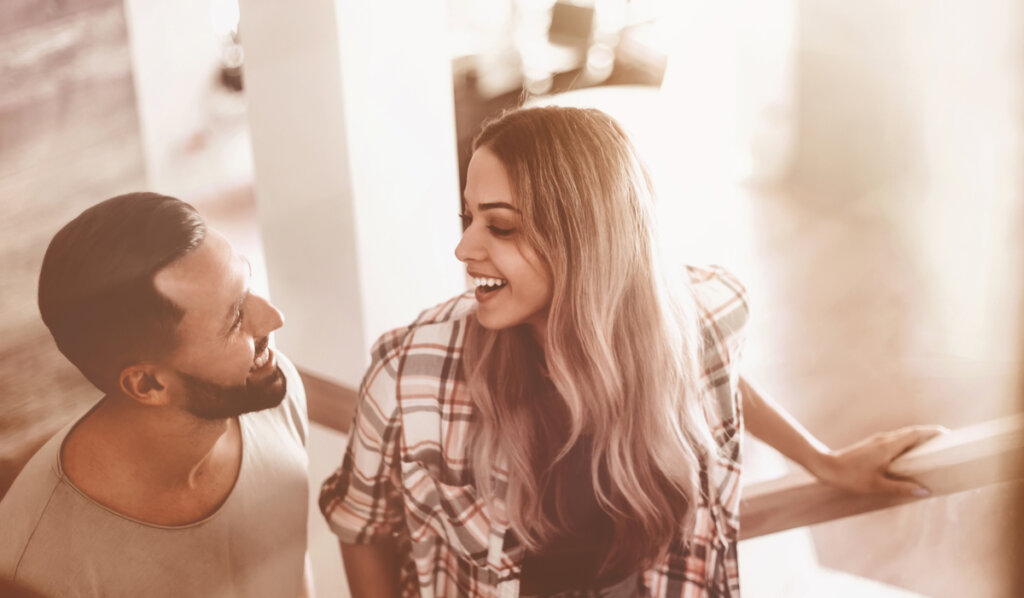Pareja representando cómo saber si puedo fiarme de una persona