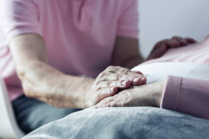 El oído, último sentido que se pierde antes de morir