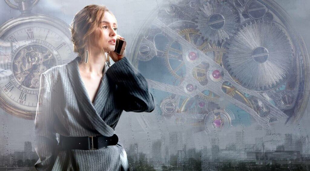 Mujer hablando por teléfono