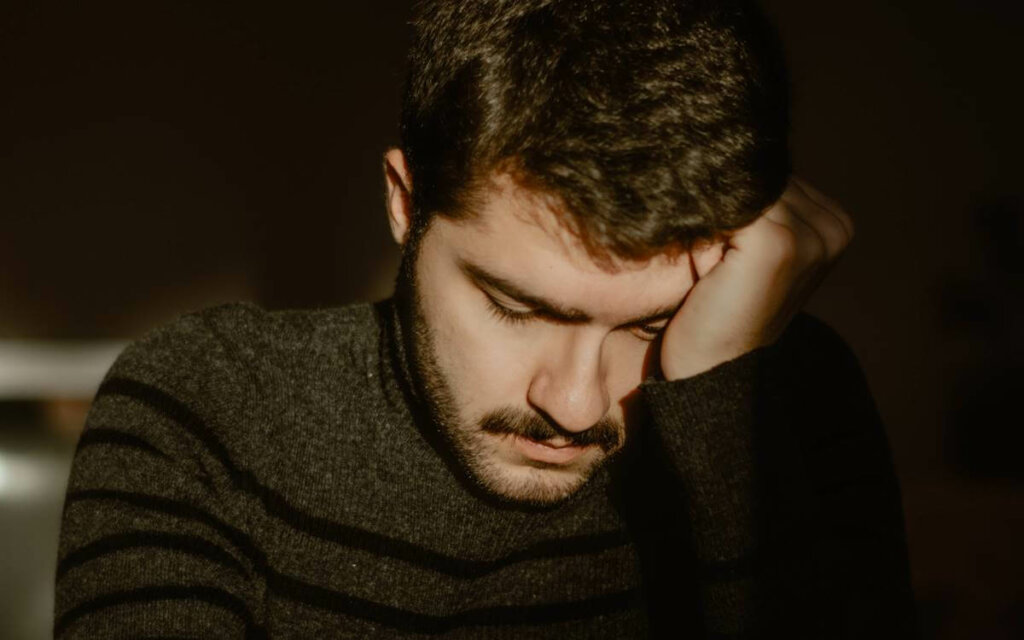 Mann hat homosexuelle Zwangsstörung