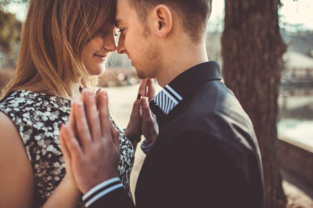 Pareja con complicidad