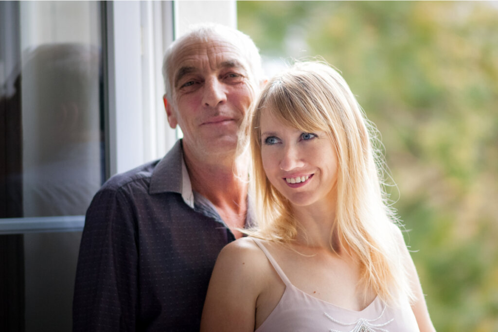 Pareja con diferencia de edad