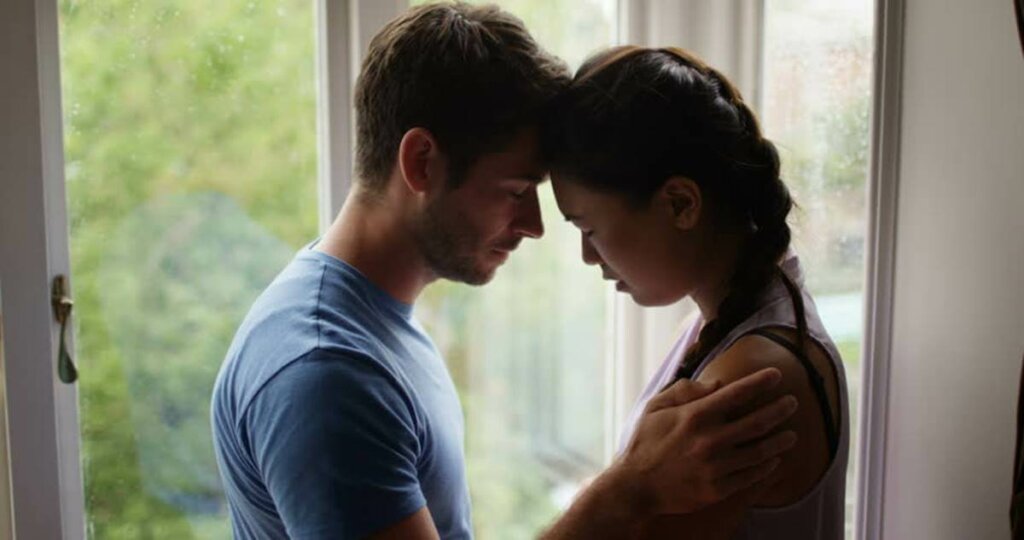 Pareja triste por aborto de repetición