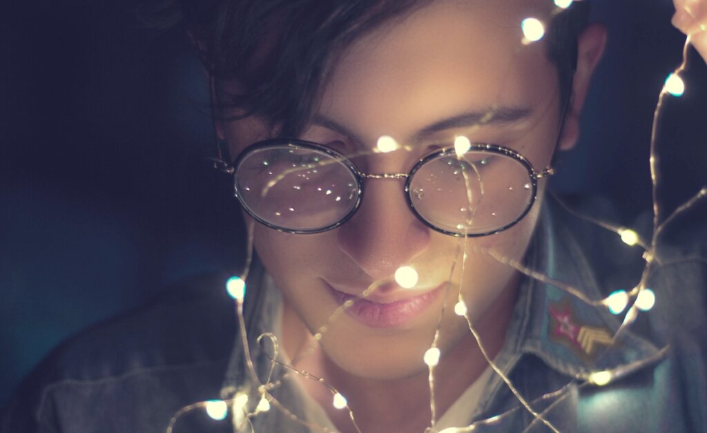 The Pratfall Effect: Why Imperfection Makes Us More Likeable