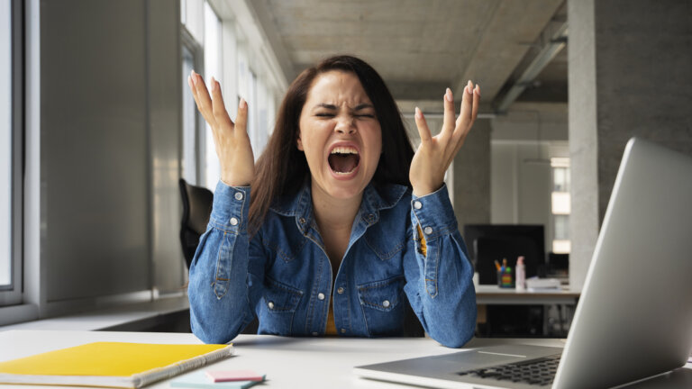 ¿Por qué me siento irritable últimamente? Causas y cómo afrontarlo