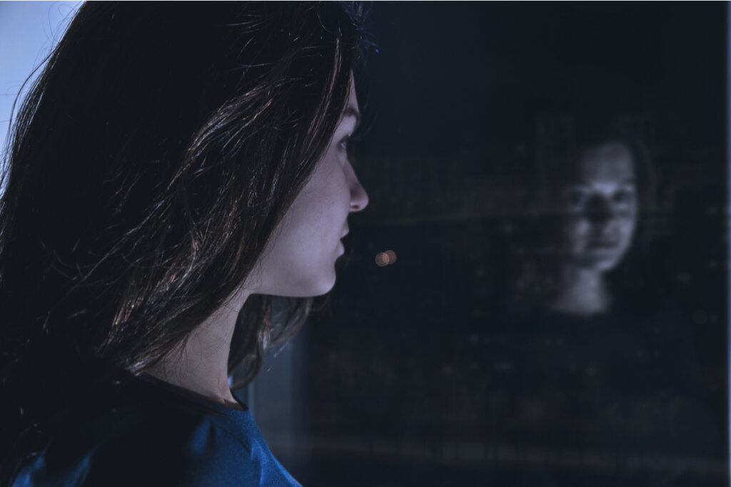 Vrouw met nyctofilie