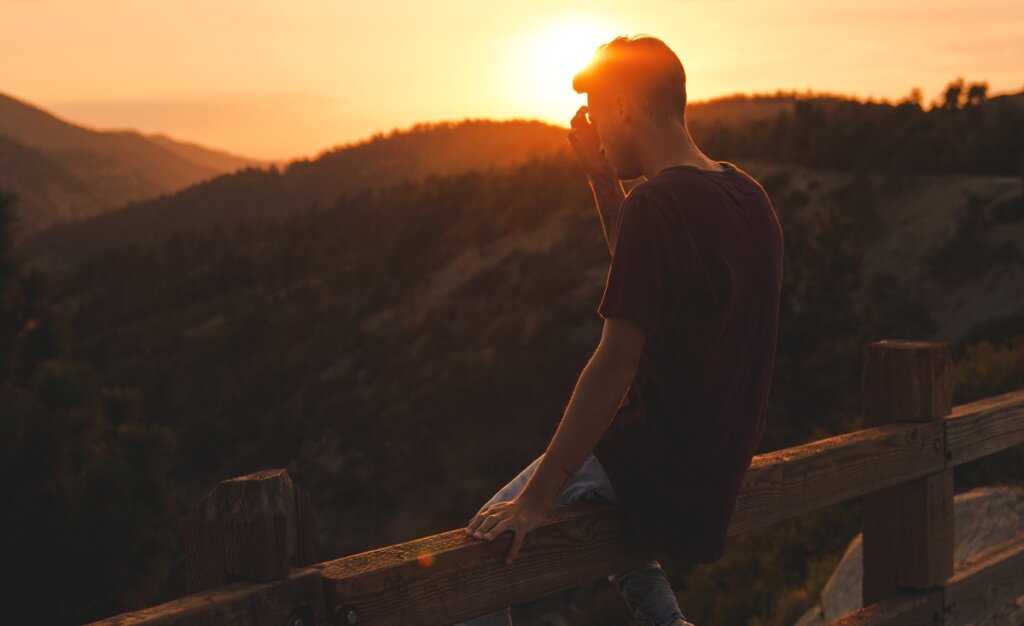 boy at sunset symbolizing inspirational people