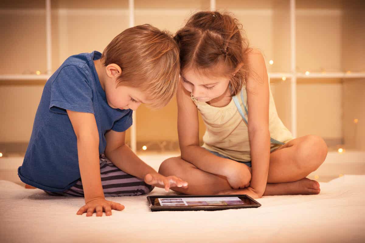 Nativos digitales: los primeros niños menos inteligentes que sus padres