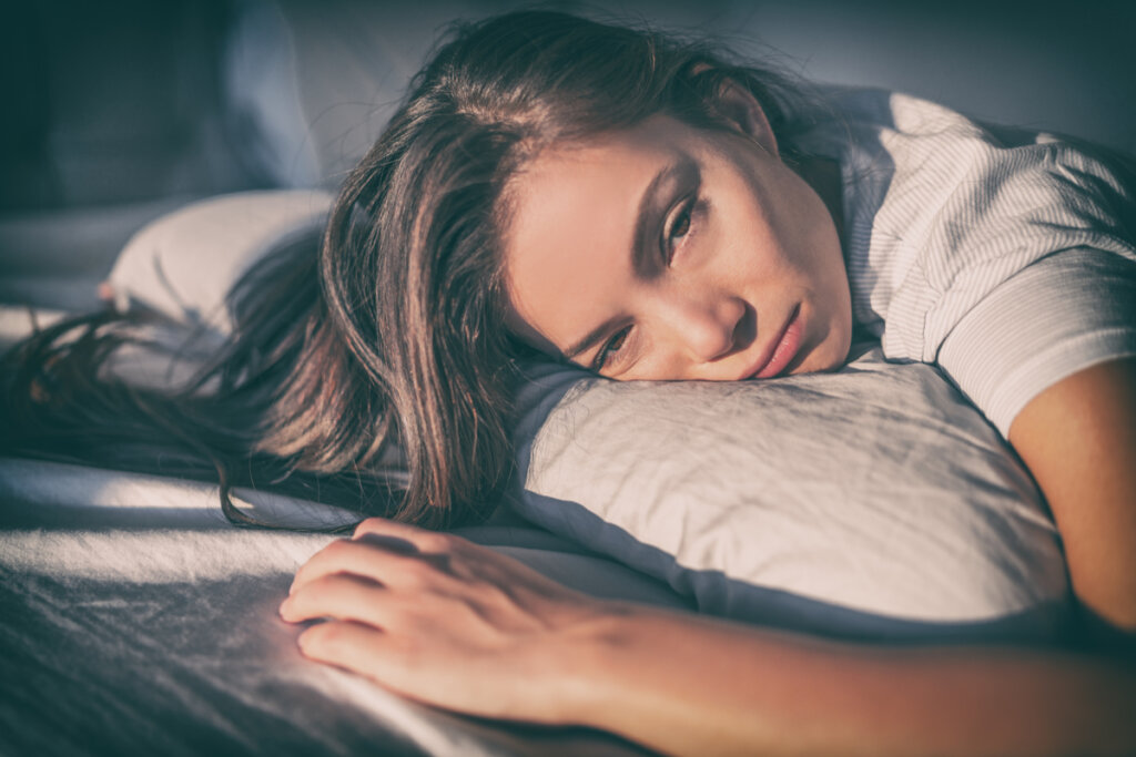 Mujer que padece Apatía y aburrimiento