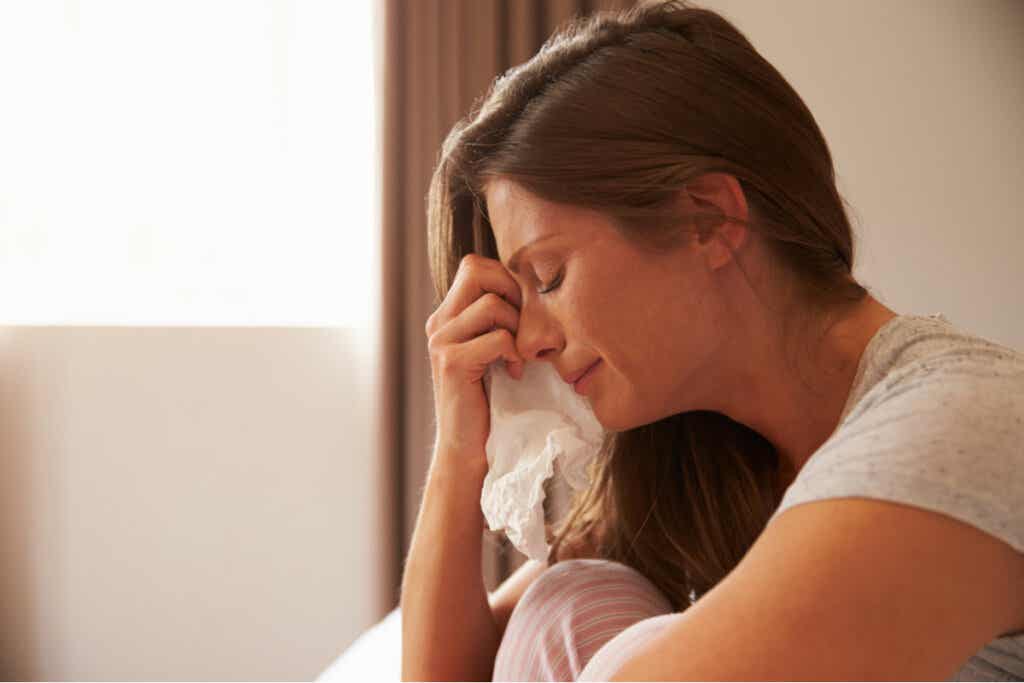 Kvinne med symptomer på depresjon etter samlivsbrudd