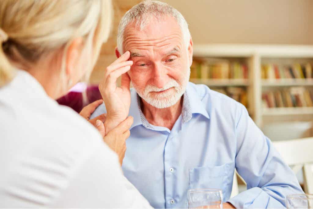 La maladie d'Alzheimer et la démence diffèrent cliniquement