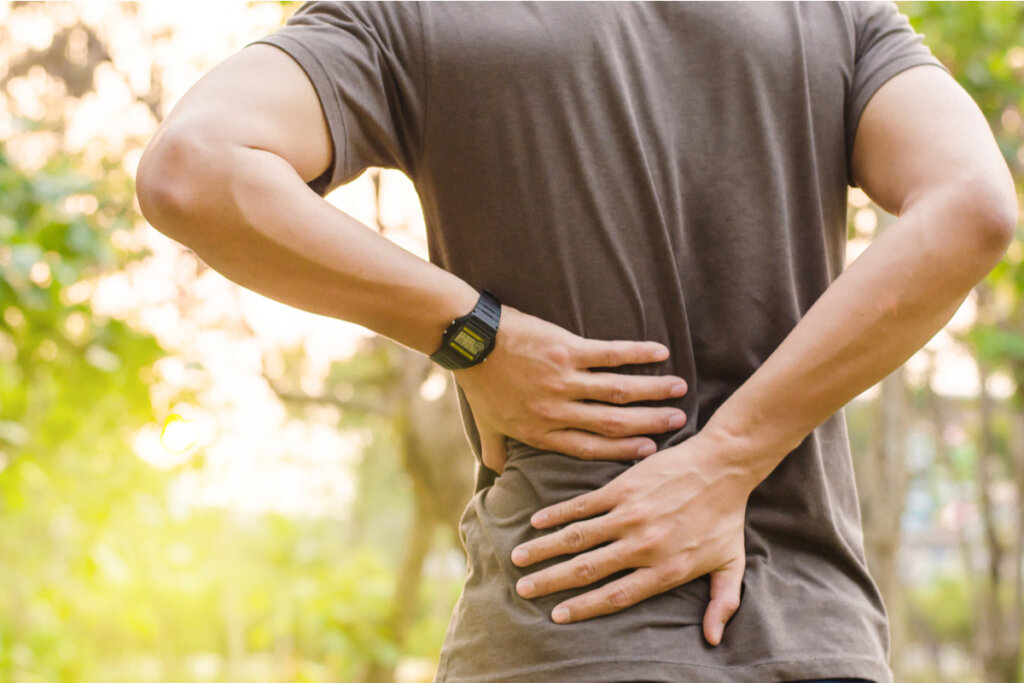 Dolor de espalda por ansiedad: ¿por qué ocurre? ¿qué puedo hacer?