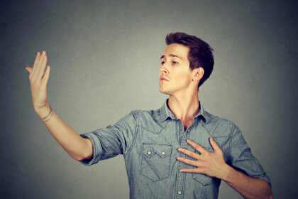 La diferencia entre ser egocéntrico, egoísta y autoconsciente