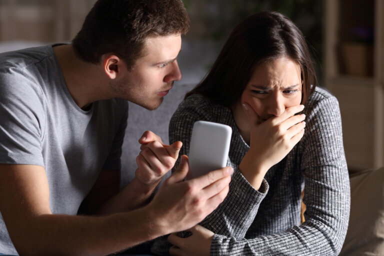 ¿Por qué necesitas controlar a tu pareja?