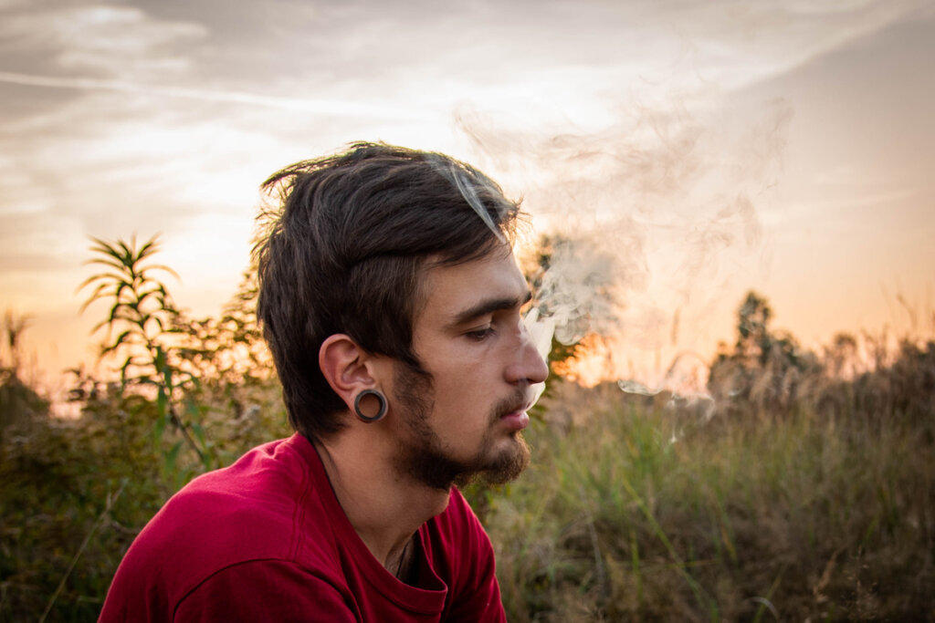 ¿Cómo dejar de fumar porros?