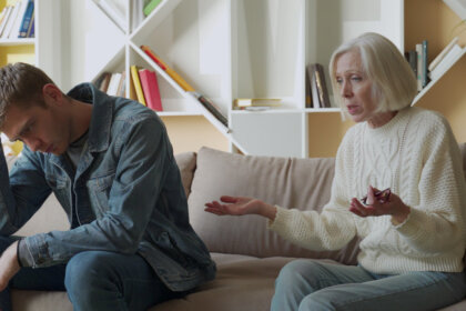 Padres dependientes que manipulan a sus hijos