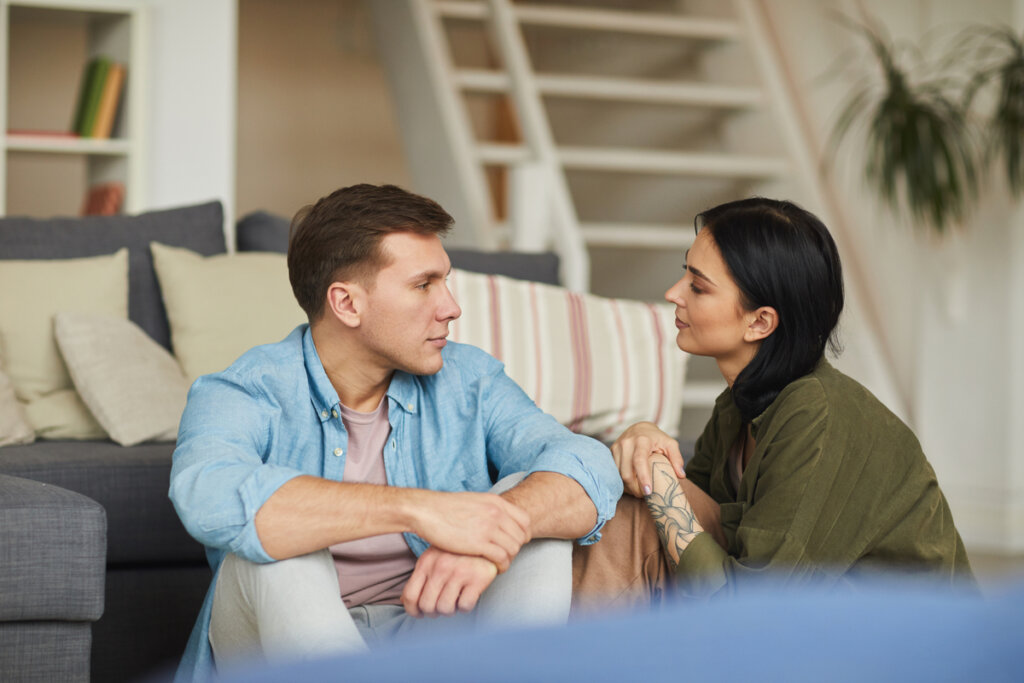 Couple talking about the spaces in the couple