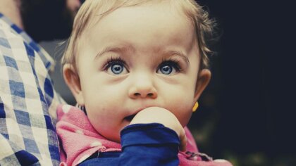 ¿Podemos identificar a los bebés más inteligentes?