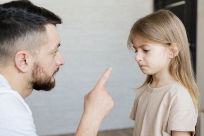 ¿Sufriste gaslighting parental? Padres que anulan a sus hijos