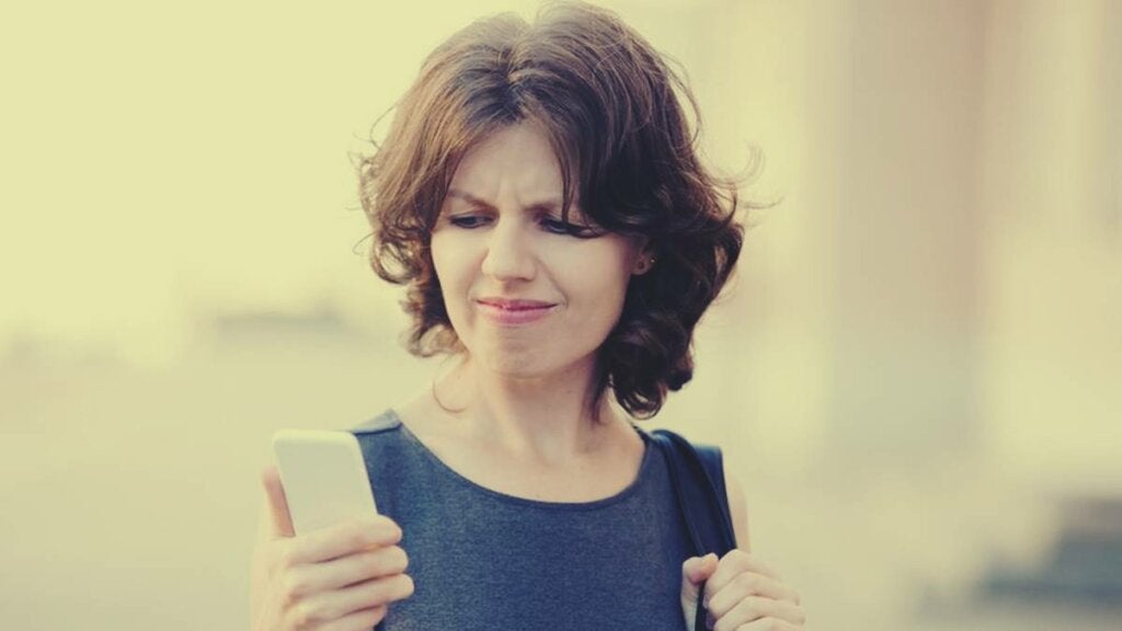 Woman thinking that social media does not relieve boredom