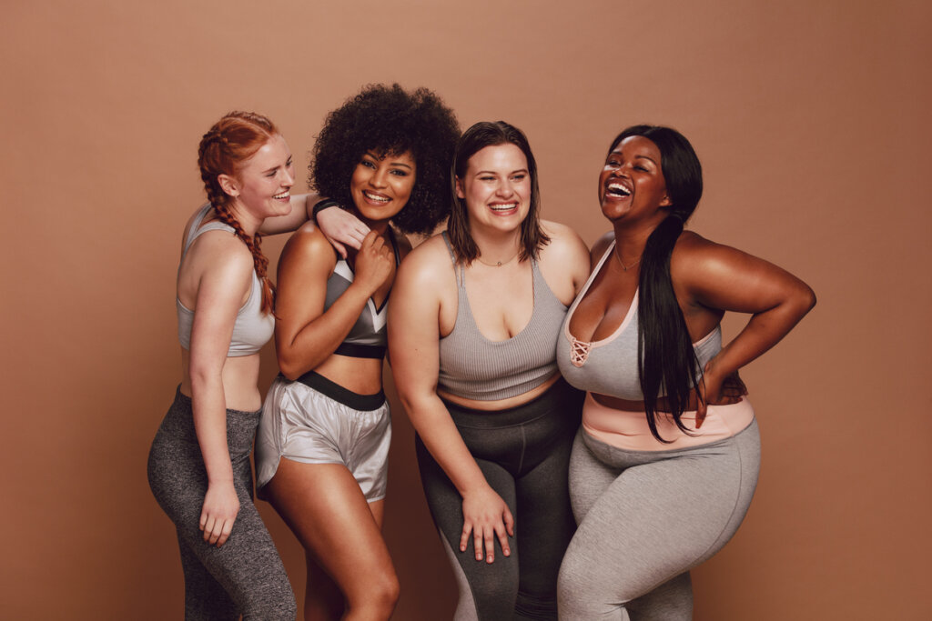 Mujer con cuerpos diferentes