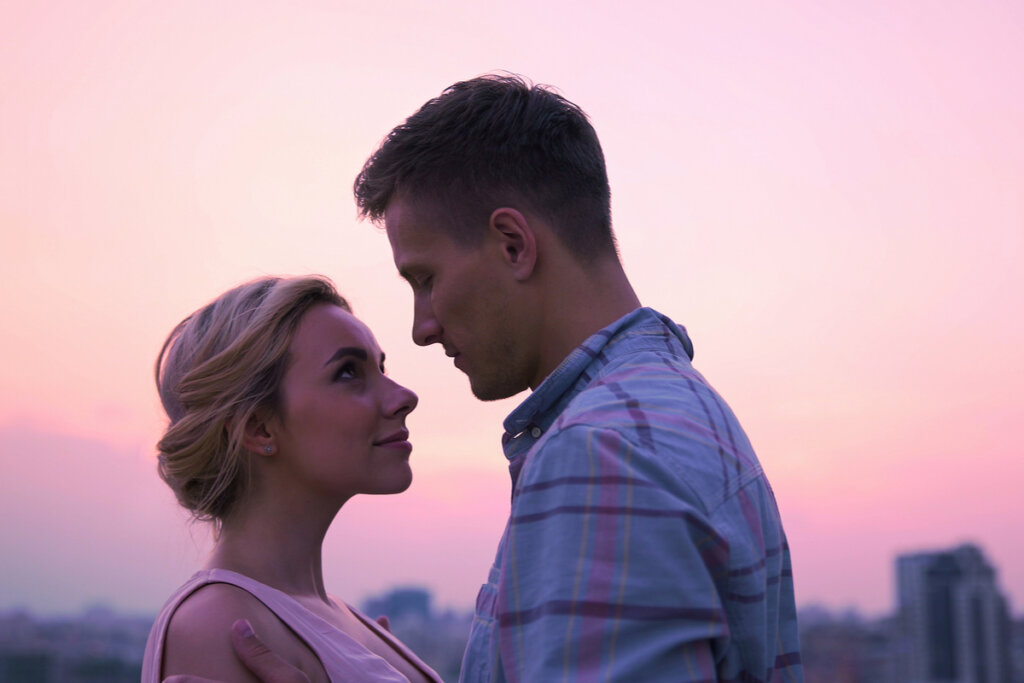 Couple se regardant