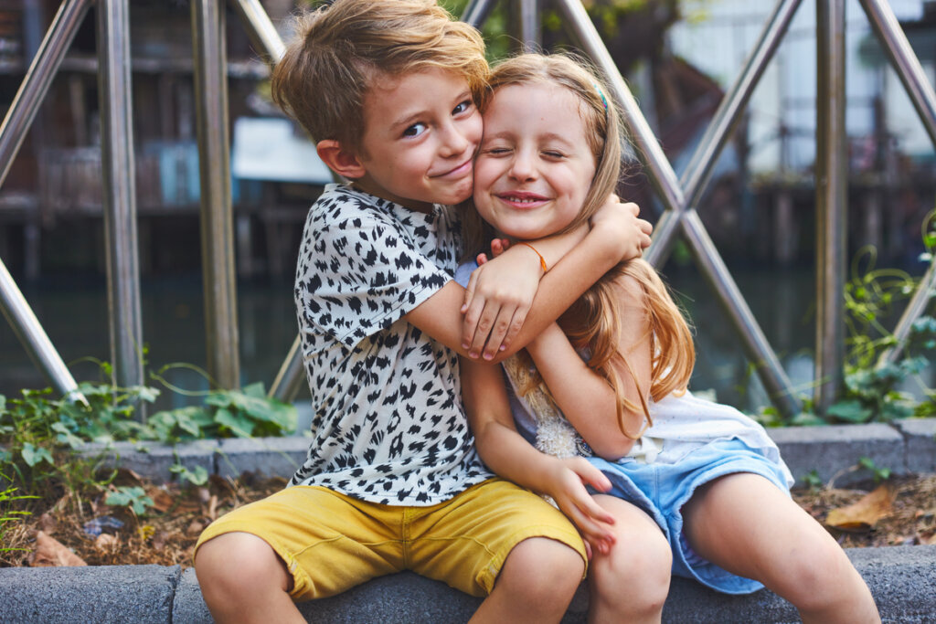 10 frases sobre los hermanos, esos compañeros de aventura
