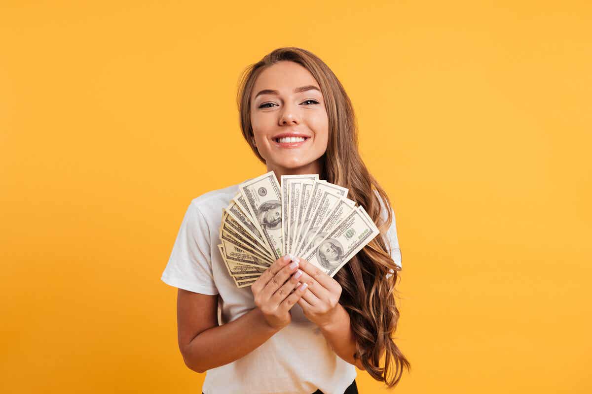 La relación entre el dinero y la felicidad según la ciencia