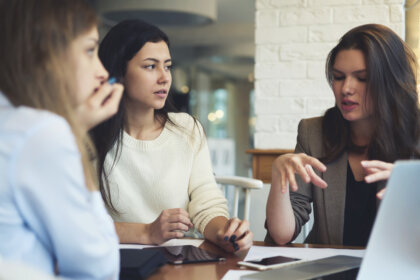 Conoce qué es una falacia argumentativa y si utilizas alguna en tus debates
