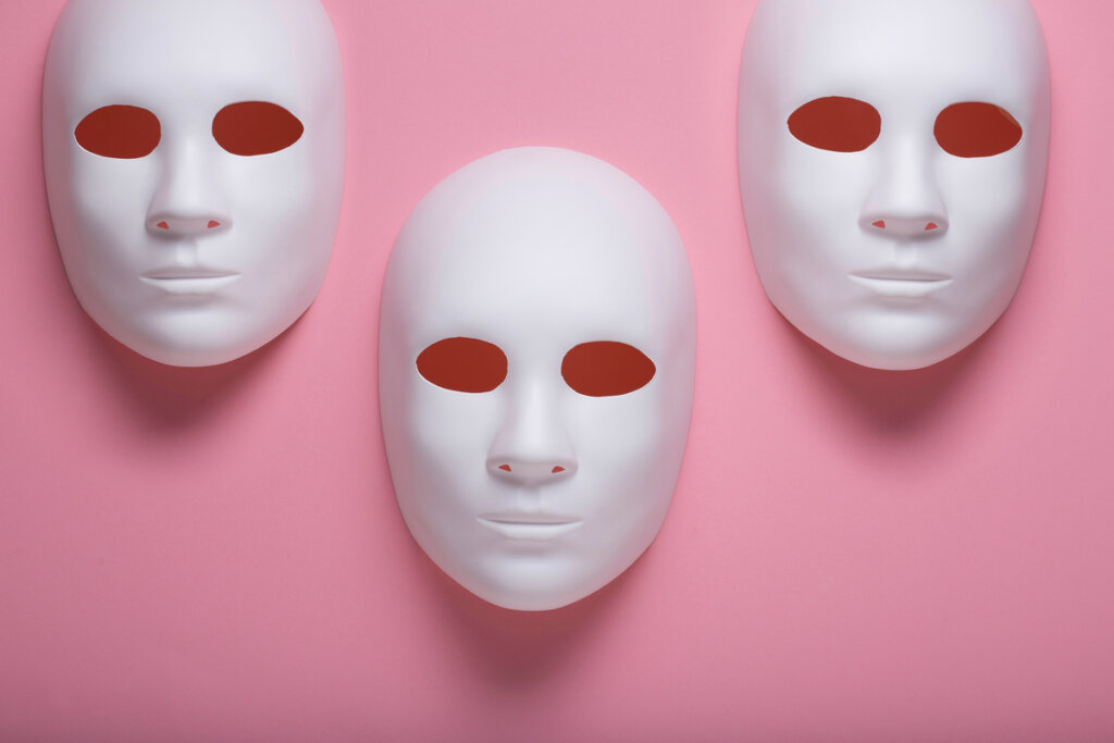 Máscaras blancas