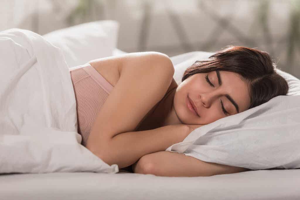 Woman who has stopped sleeping with her mouth open