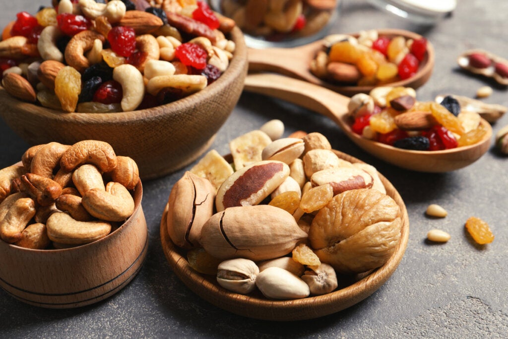 Bland de livsmedel som ökar energin finns nötter