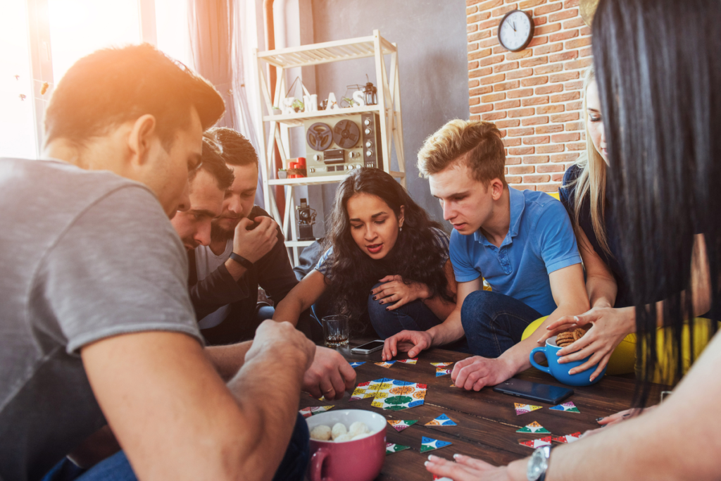23 jogos divertidos para brincar com os amigos