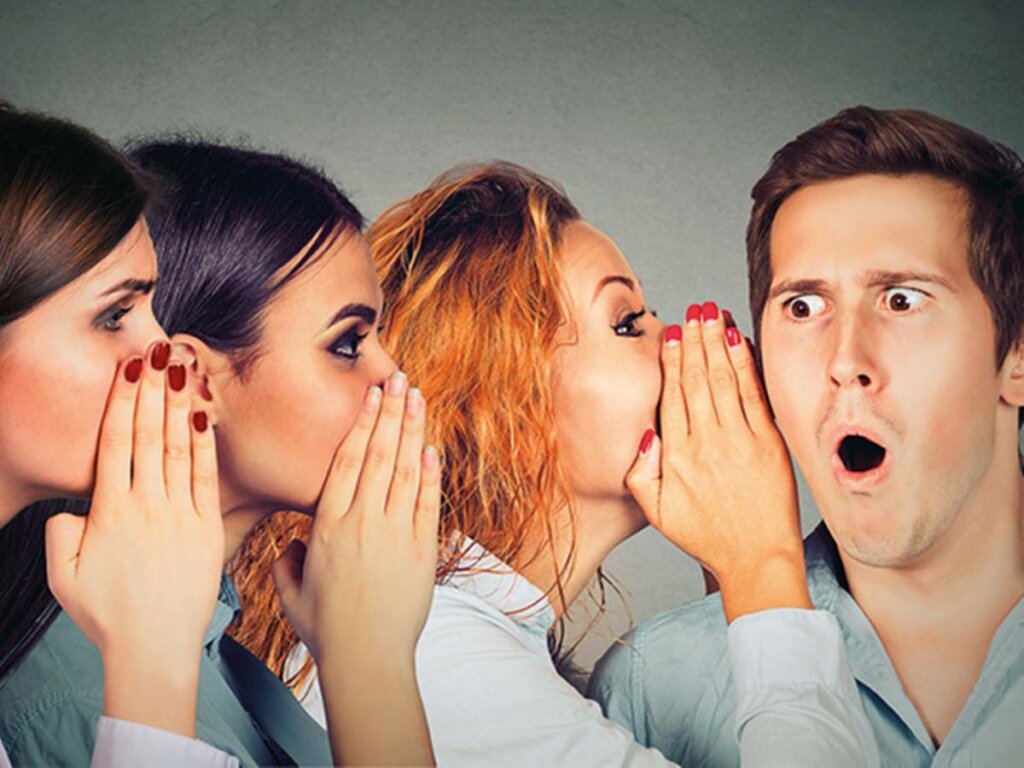 personas hablando para representar ¿Por qué la gente cotillea?