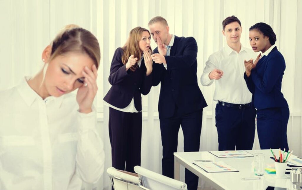 Roddelen over een collega