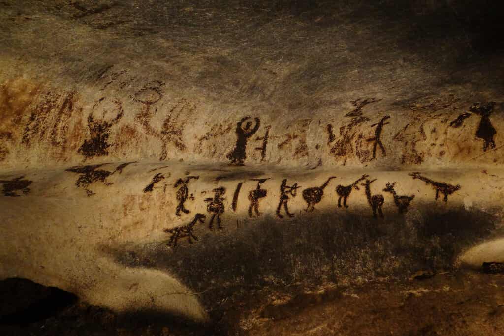 Pinturas de la prehistoria en una cueva