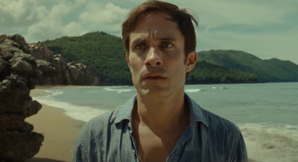 Bange man op het strand