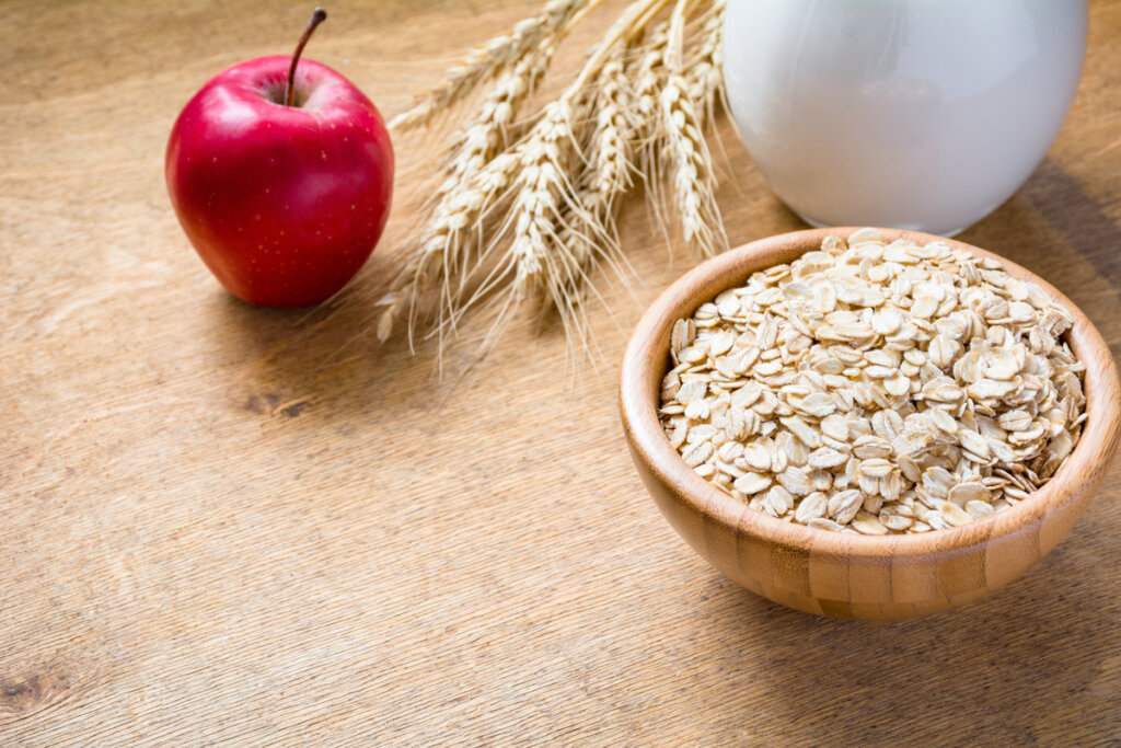 Apple and oatmeal