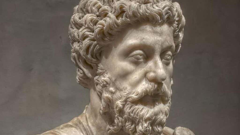 estatua para representar los consejos de Marco Aurelio