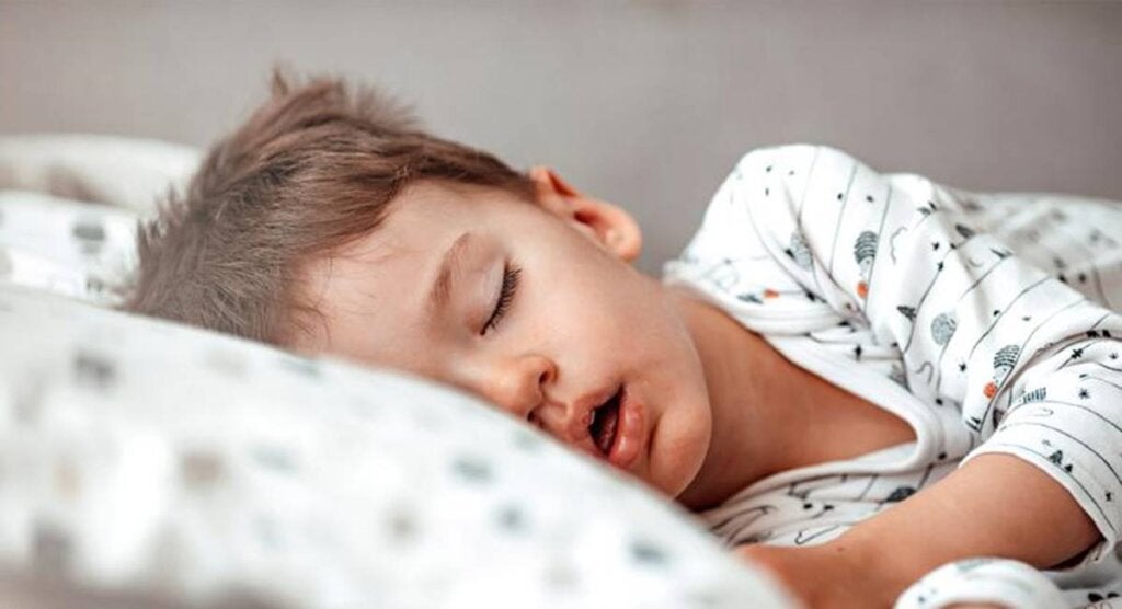 enfant avec troubles de l'éveil du sommeil NREM