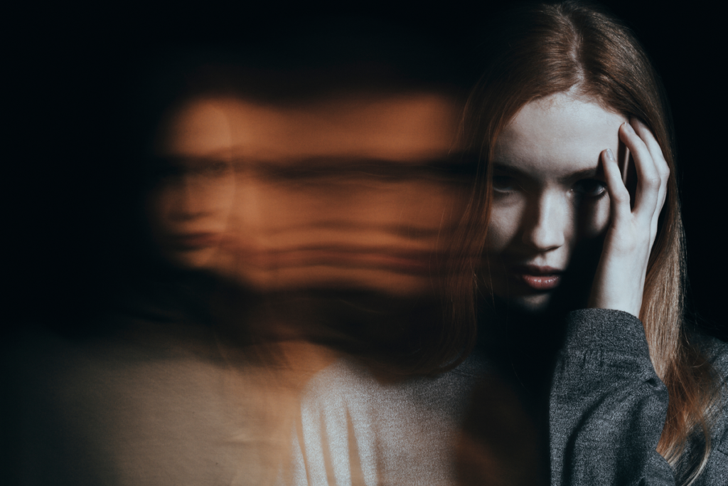 Mujer con alucinaciones por psicosis anfetamínica