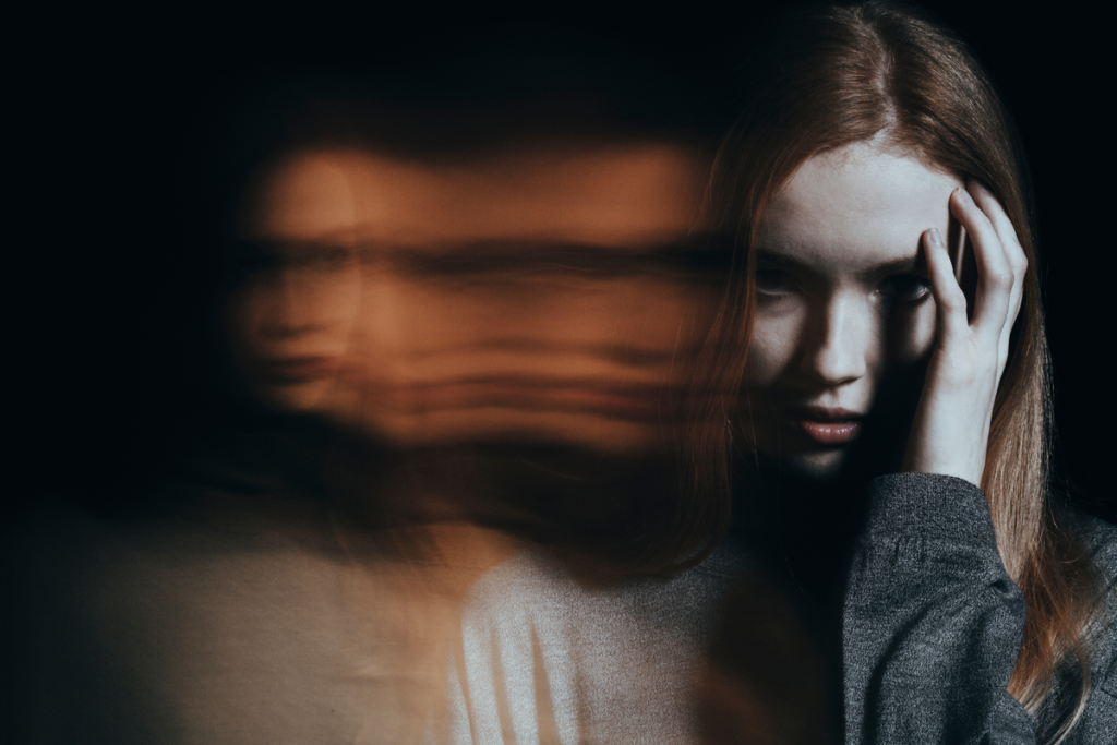 Vrouw met hallucinaties door amfetaminepsychose